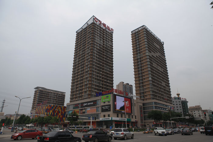 鳳城國際廣場（國家AAA級安全文明標準化工地、河北省建設(shè)工程“安濟杯”）